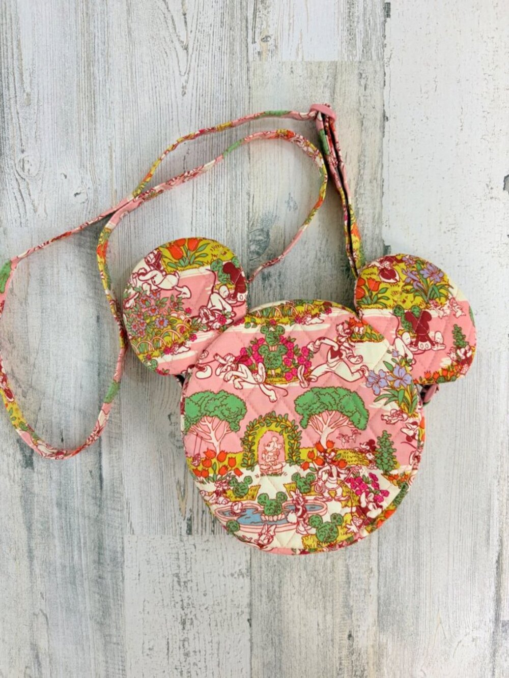 Vera Bradley Disney Mickey Mouse Crossbody Mickey’s Promenade EUC